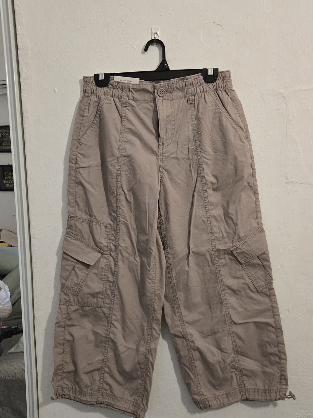 Aeropostale Taupe Cargo Capris